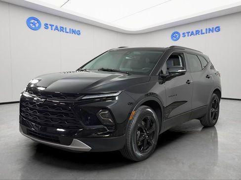 Used 2023 Chevrolet Blazer LT w/ Midnight/Sport Edition FWD image 2
