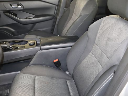 Used 2025 Nissan Rogue SV image 37