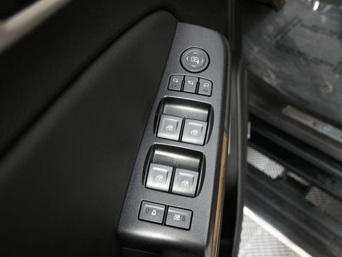 Used 2020 GMC Yukon XL Denali w/ Denali Ultimate Black Edition AWD/4WD image 21