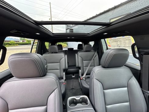 New 2026 Chevrolet Traverse LT w/ Sun and Wheel Package AWD/4WD image 13