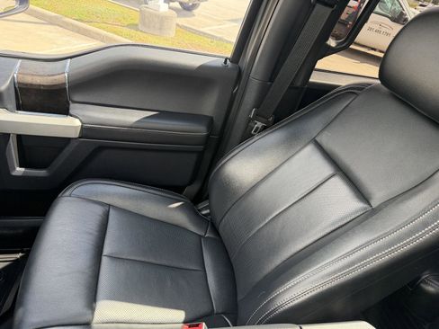 Used 2022 Ford F250 Lariat w/ Lariat Ultimate Package AWD/4WD image 29