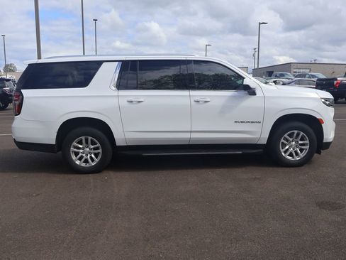 Used 2021 Chevrolet Suburban LT AWD/4WD image 7