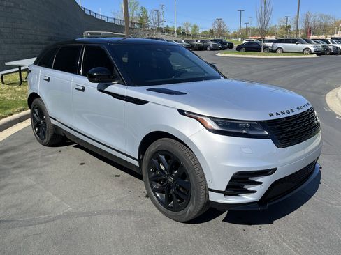 Used 2025 Land Rover Range Rover Velar Dynamic SE image 10