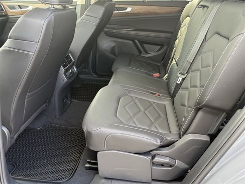 New 2026 Volkswagen Atlas SE image 24