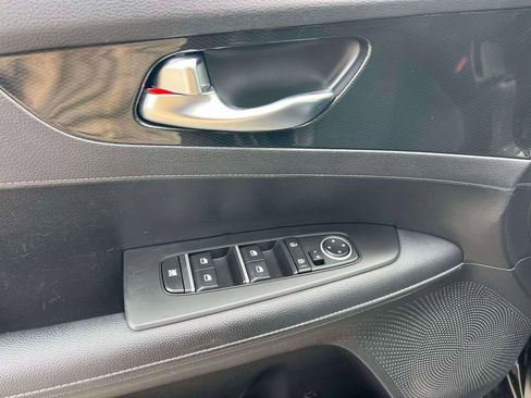 Used 2023 Kia Forte GT-Line image 16