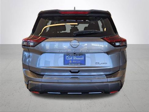Certified 2025 Nissan Rogue SL AWD/4WD image 9