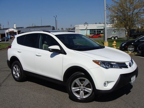 Used 2013 Toyota RAV4 XLE image 1