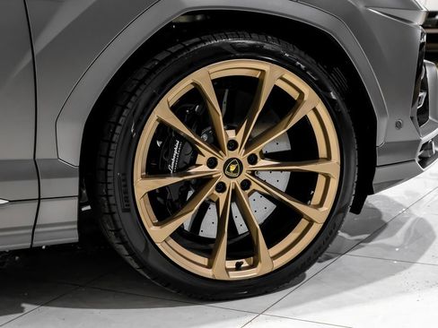 Used 2022 Lamborghini Urus image 52