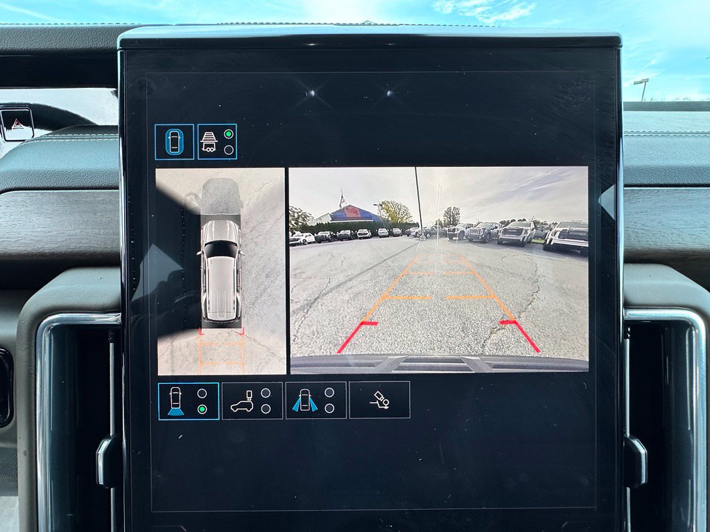 Certified 2025 GMC Yukon Denali Ultimate AWD/4WD image 35