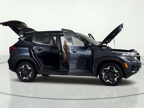 Used 2025 Kia Seltos EX w/ EX Sunroof Package AWD/4WD image 15