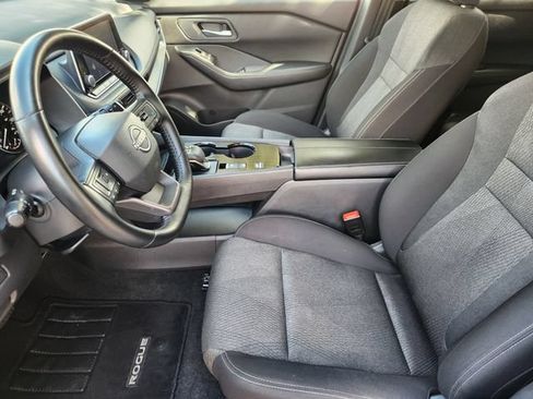 Used 2025 Nissan Rogue SV FWD image 13