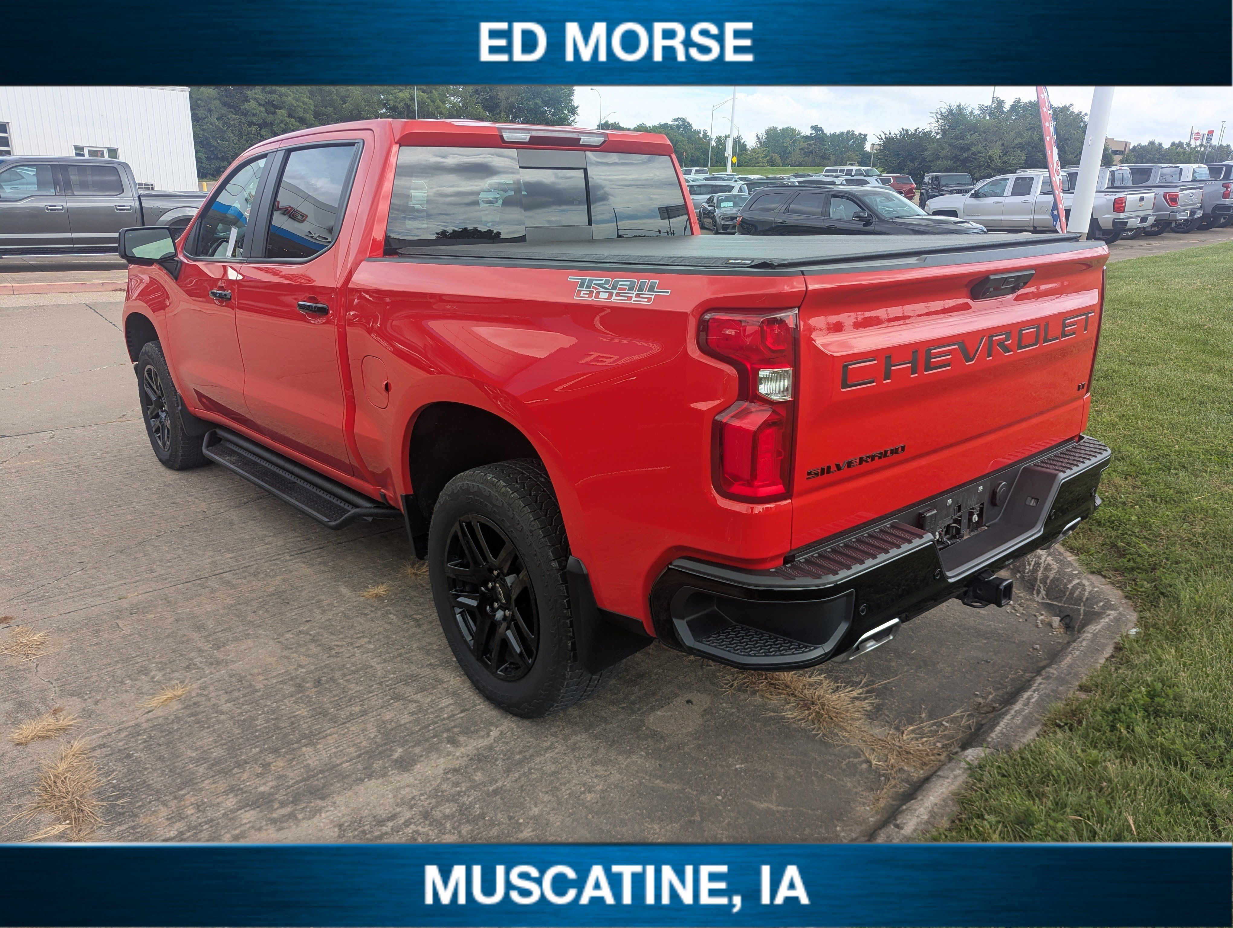 Used 2024 Chevrolet Silverado 1500 LT Trail Boss w/ Convenience Package II AWD/4WD image 3