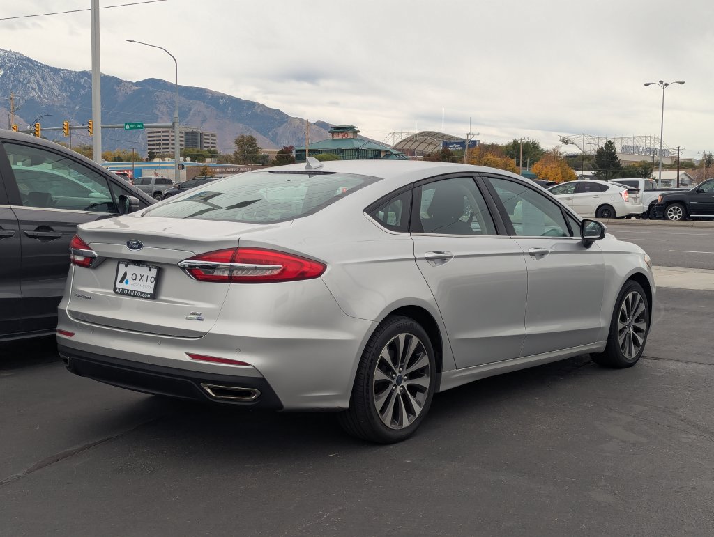Used 2019 Ford Fusion SE AWD/4WD image 4