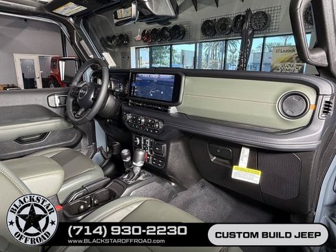 Used 2025 Jeep Gladiator Mojave AWD/4WD image 20