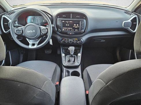 Used 2024 Kia Soul LX w/ Option Group 015 image 16