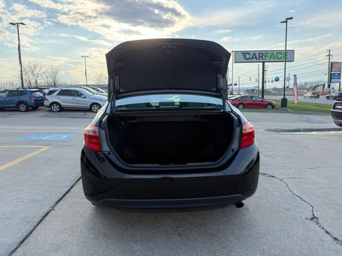 Used 2017 Toyota Corolla L image 12