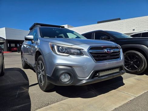Used 2018 Subaru Outback 2.5i Limited image 2
