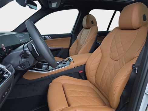 New 2026 BMW X5 xDrive50e w/ M Sport Package image 15