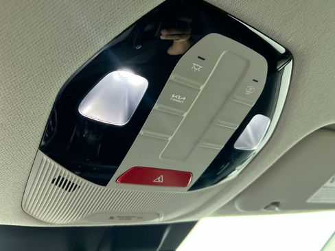 New 2025 Kia K4 LXS image 19