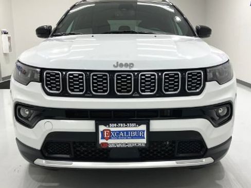 Used 2025 Jeep Compass Limited AWD/4WD image 7