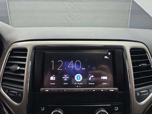 Used 2012 Jeep Grand Cherokee Laredo w/ Laredo E Group image 22