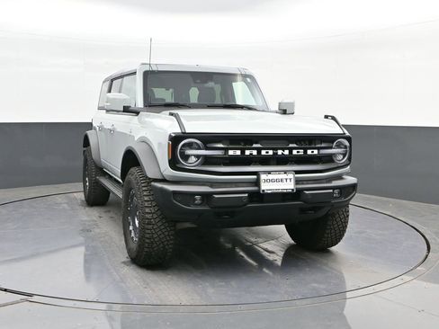 Used 2024 Ford Bronco Outer Banks image 22