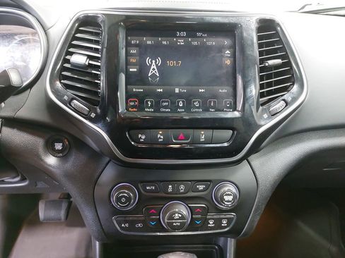 Used 2019 Jeep Cherokee Overland w/ Technology Group image 20