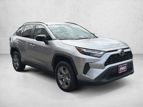 Used 2025 Toyota RAV4 LE image 3