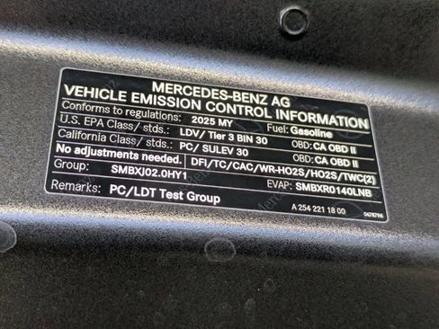 Certified 2025 Mercedes-Benz GLC 300 image 25