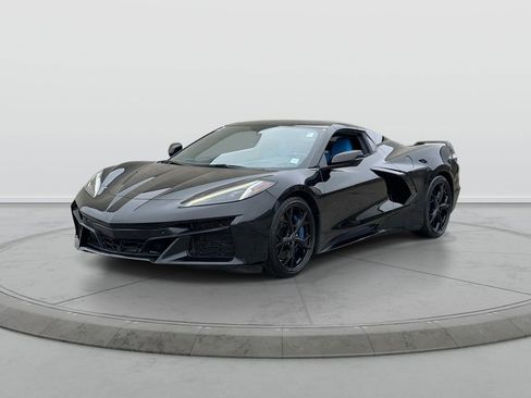 Used 2021 Chevrolet Corvette Stingray Premium Conv w/ Z51 Performance Package RWD image 3