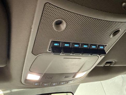 Used 2019 Ford F250 XLT w/ Camper Package image 17