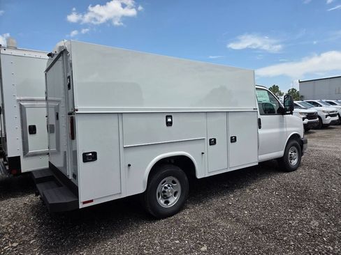New 2026 Chevrolet Express 3500 w/ Power Convenience Package RWD image 5