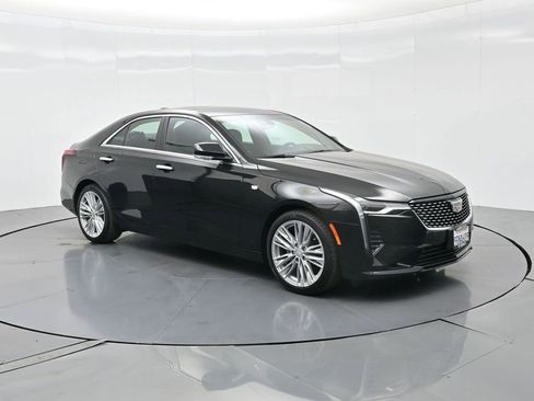 Used 2025 Cadillac CT4 Premium Luxury image 4