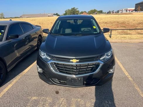 Used 2020 Chevrolet Equinox LT FWD image 2