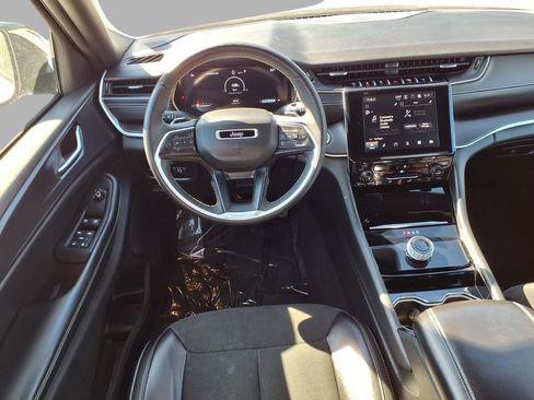 Certified 2023 Jeep Grand Cherokee L Laredo image 4