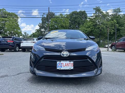 Used 2017 Toyota Corolla LE FWD image 2