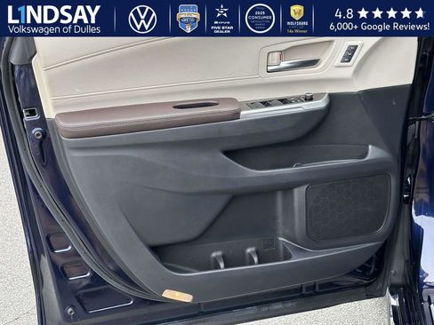 Used 2021 Toyota Sienna Platinum image 8