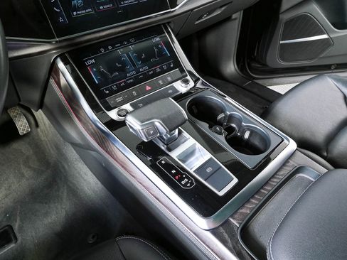 Used 2023 Audi Q8 Premium Plus w/ Premium Plus Package AWD/4WD image 18