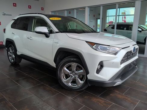 Used 2020 Toyota RAV4 Limited AWD/4WD image 2