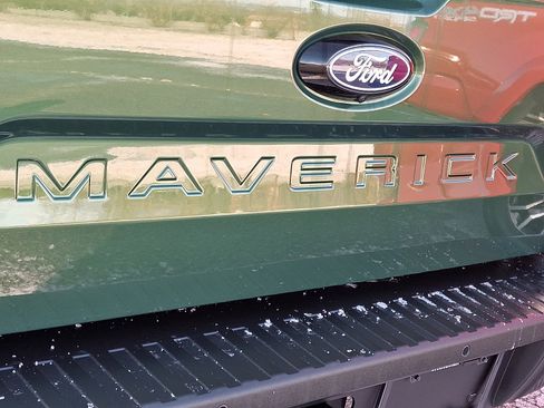 Used 2025 Ford Maverick Lariat w/ 4K Tow Package image 29