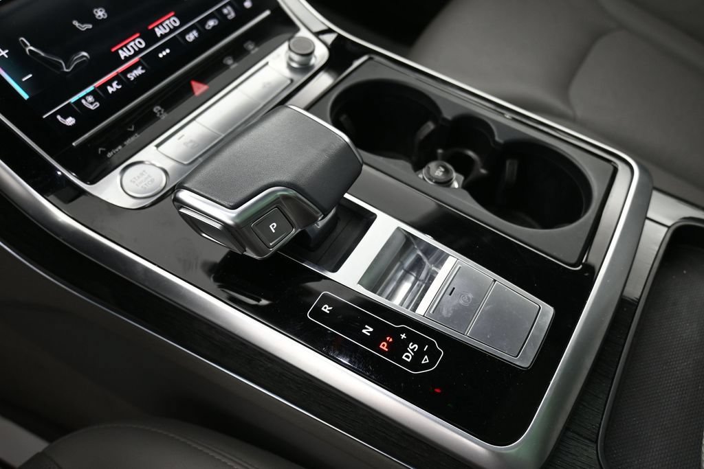 Used 2020 Audi Q7 3.0T Prestige w/ Prestige Package AWD/4WD image 18