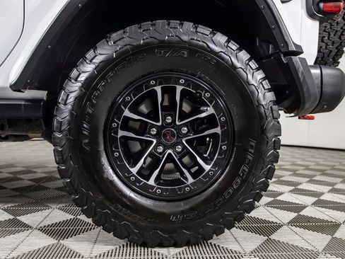 Used 2026 Jeep Wrangler Rubicon AWD/4WD image 41