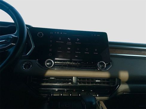 Used 2023 GMC Canyon Denali image 15