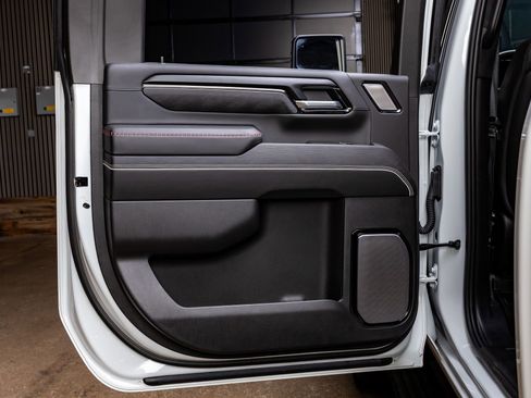 Used 2025 GMC Sierra 2500 AT4X image 38