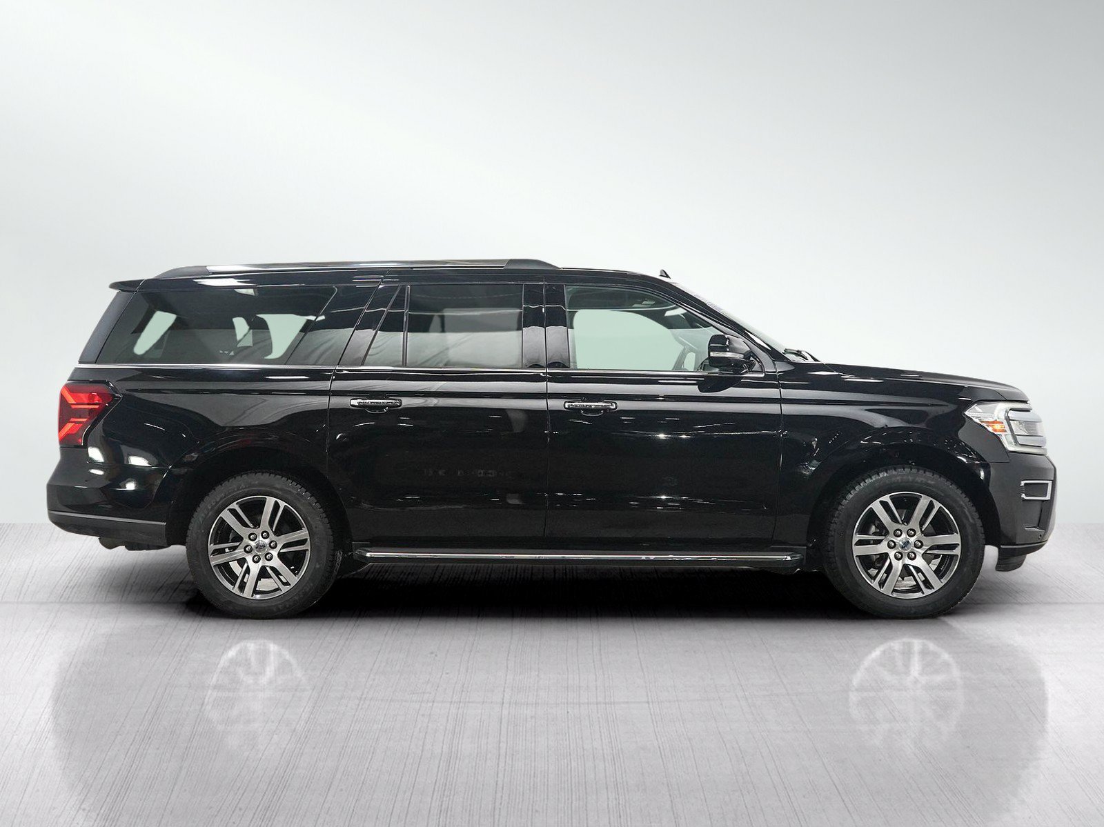 Used 2023 Ford Expedition Max Limited AWD/4WD image 6