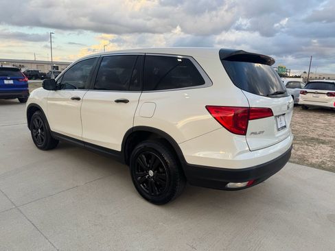 Certified 2017 Honda Pilot LX image 6