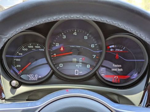 Used 2021 Porsche Macan image 28