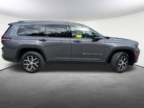 Used 2023 Jeep Grand Cherokee L Limited AWD/4WD image 17