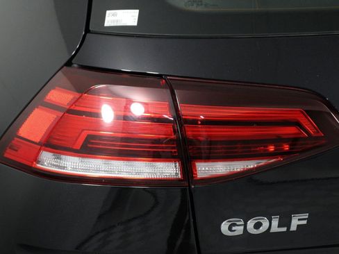 Used 2019 Volkswagen Golf S FWD image 18