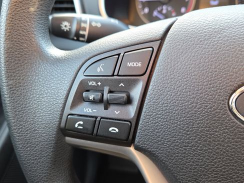 Used 2020 Hyundai Tucson SE w/ Cargo Package image 32